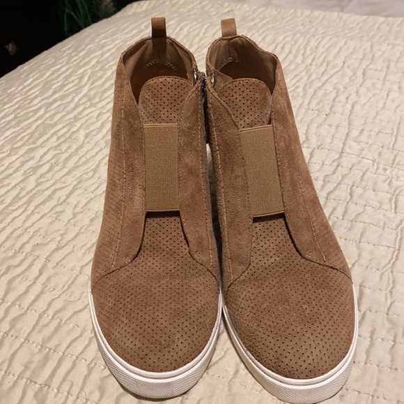 Linea Paolo Brown Faux Suede Wedge Sneaker - Picture 3 of 8
